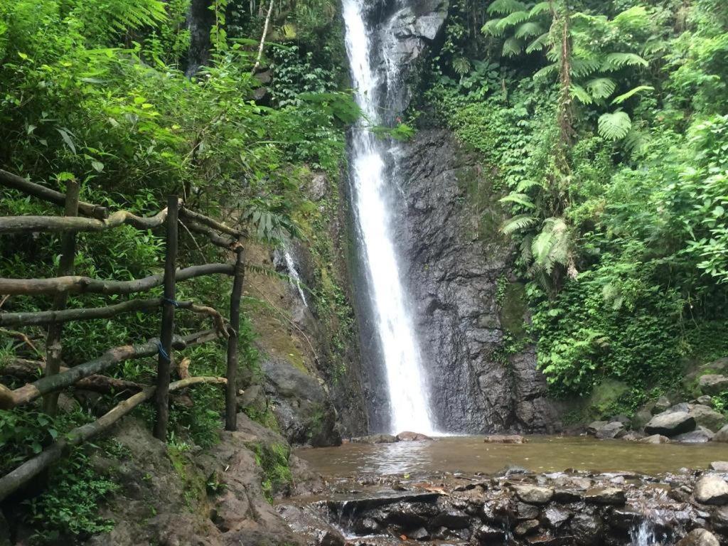 Hotel Oyo 93146 Lamin Indah Puncak Esterno foto